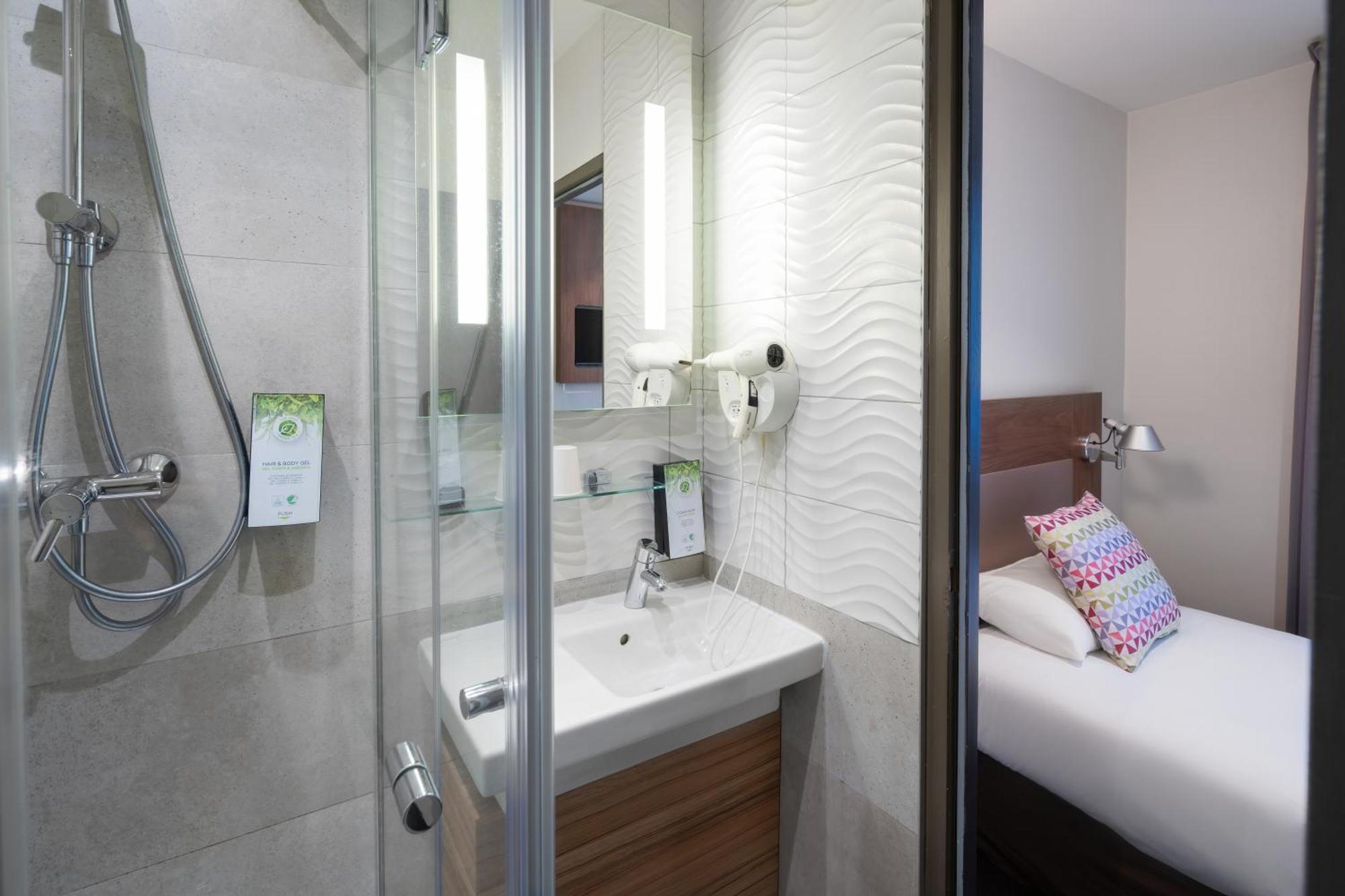 Standard Single Room,1520588986:JPEG